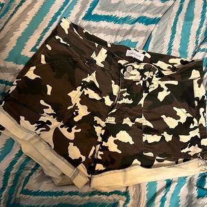 Size 9 camp shorts